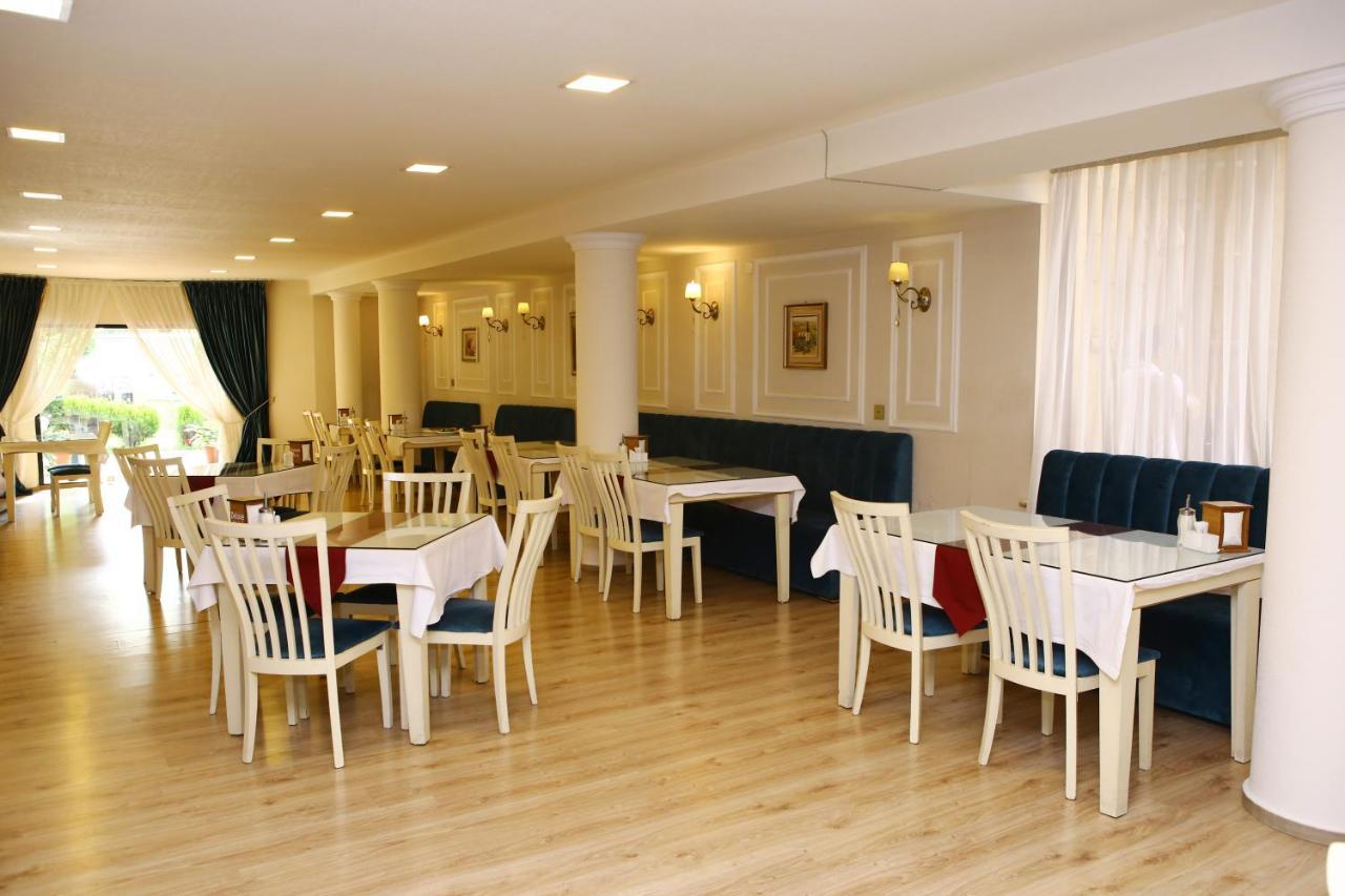 Deluxe Hotel Gjandža Exteriér fotografie