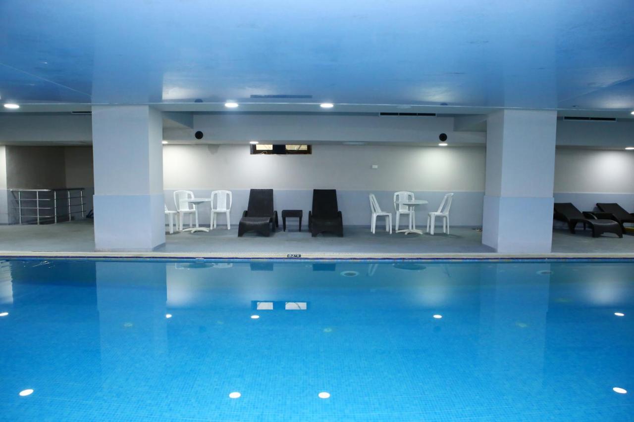 Deluxe Hotel Gjandža Exteriér fotografie