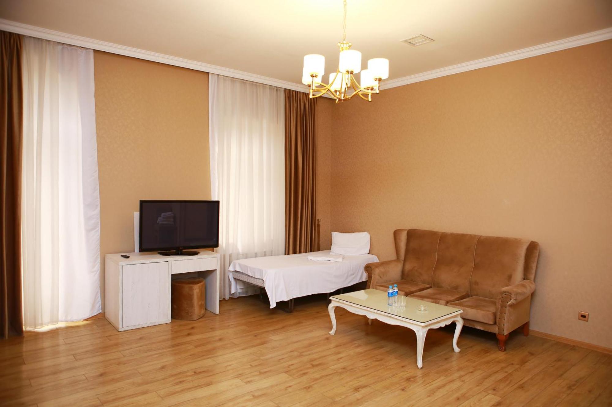 Deluxe Hotel Gjandža Exteriér fotografie