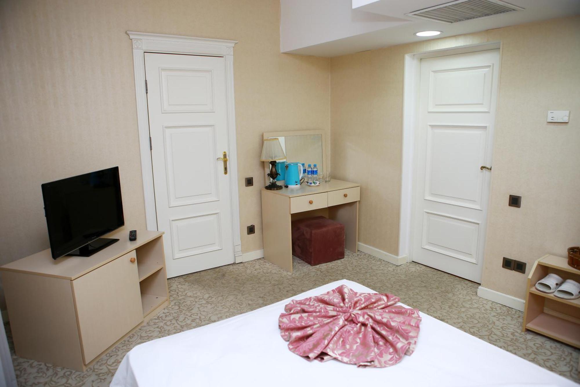 Deluxe Hotel Gjandža Exteriér fotografie