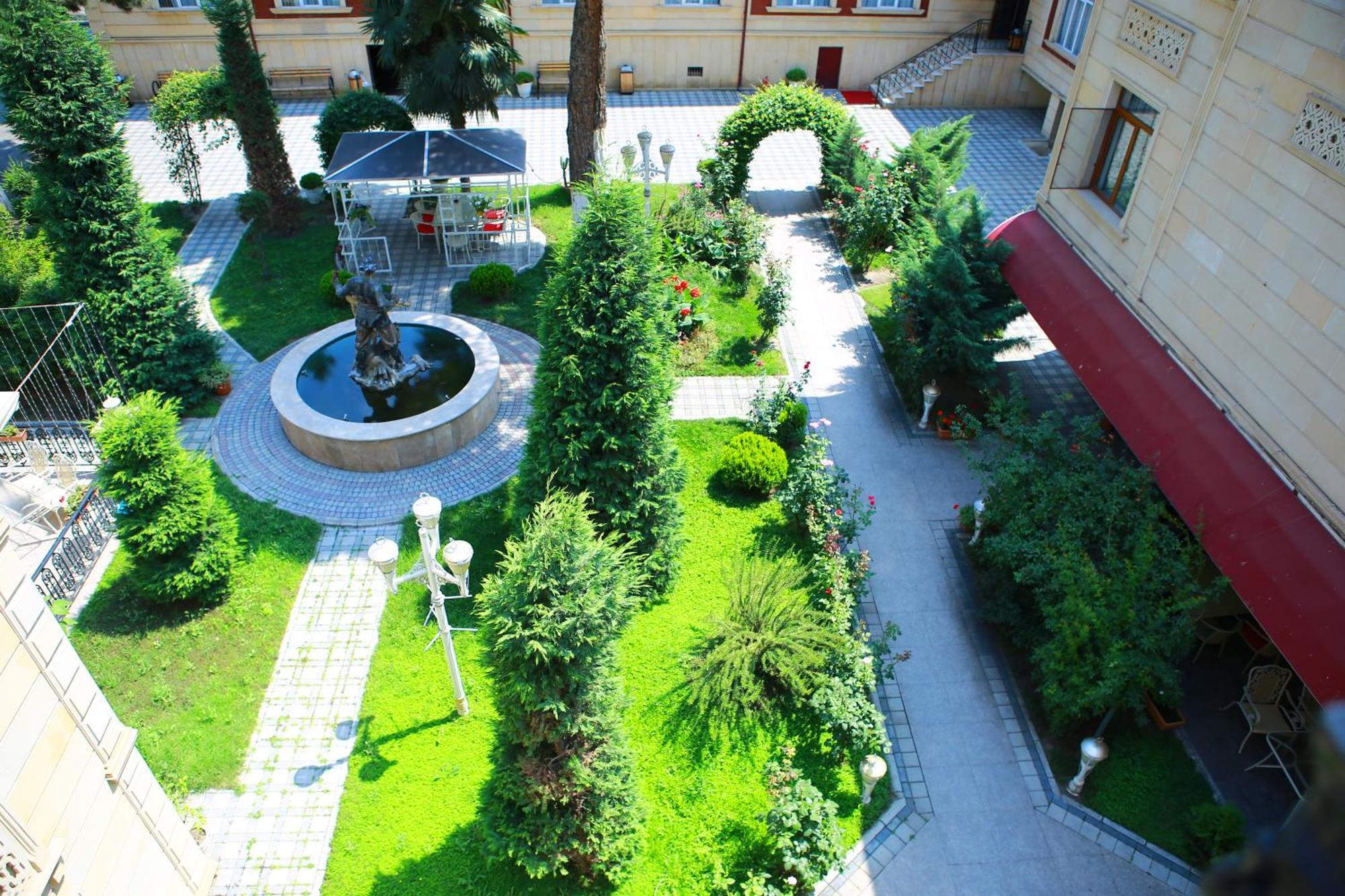 Deluxe Hotel Gjandža Exteriér fotografie
