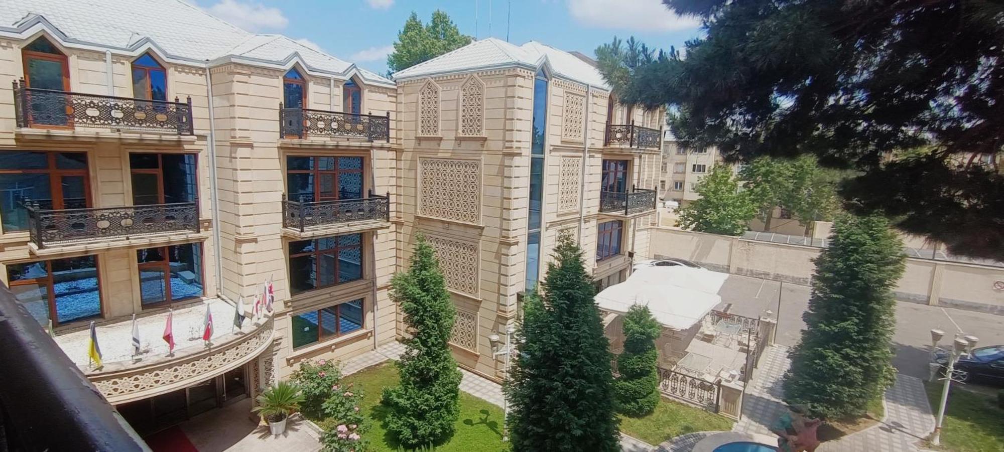 Deluxe Hotel Gjandža Exteriér fotografie